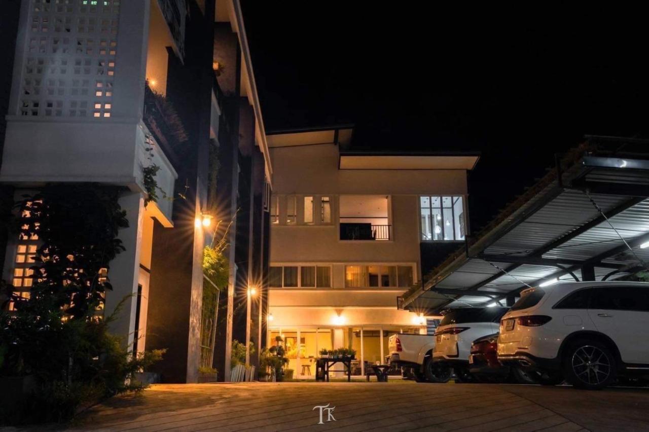 Dselin Boutique Hotel & Nails Nan Exterior photo